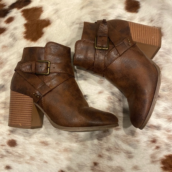 Mark & Maddux Heeled Booties - Picture 1 of 7
